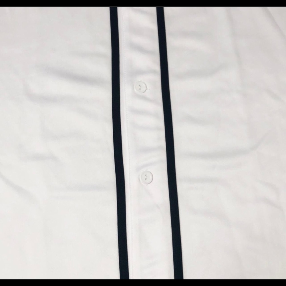 Contrast-Trim Button-Down Shirt - Picture 3 of 4